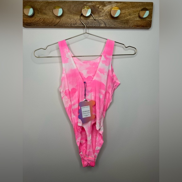 Yitty by Lizzo Smoothed Reality Thong Bodysuit in size Medium NWT - Picture 8 of 10